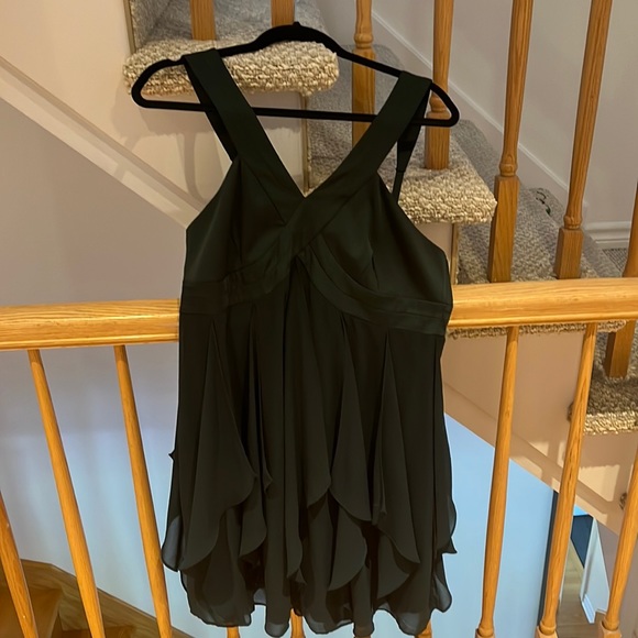 Emerald green mini dress. Could be worn for prom - Picture 1 of 5